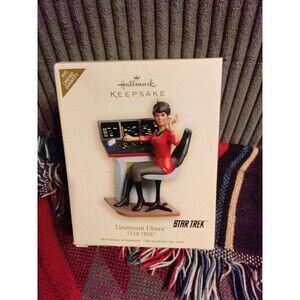 Hallmark  Star Trek lieutenant Uhura Ornament